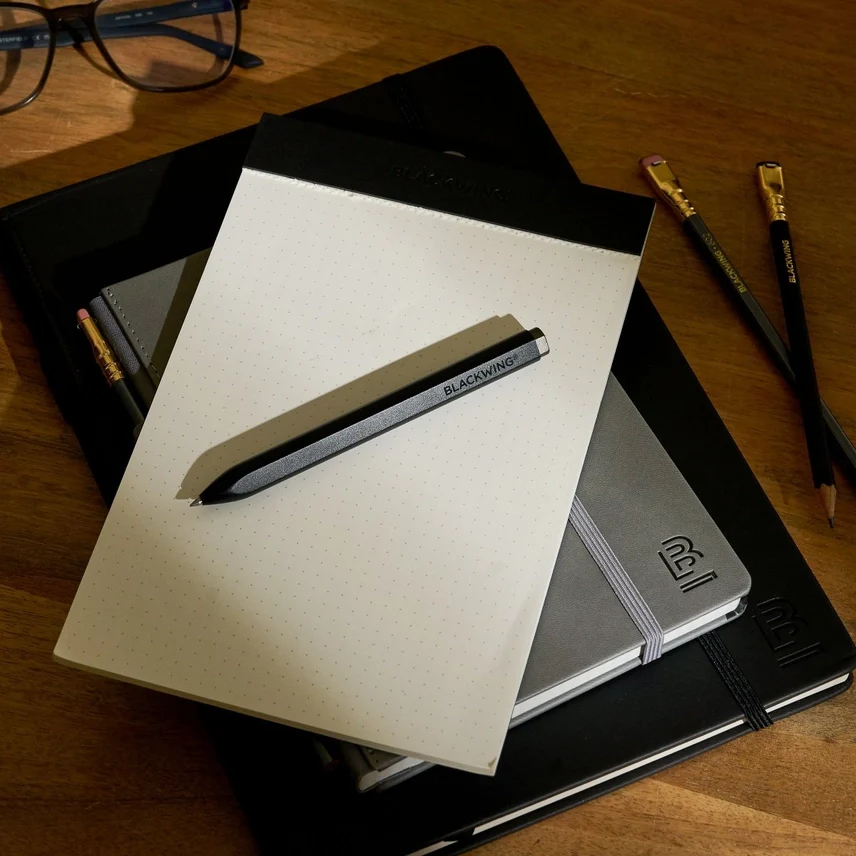 Blackwing Pen - Black - Image 4