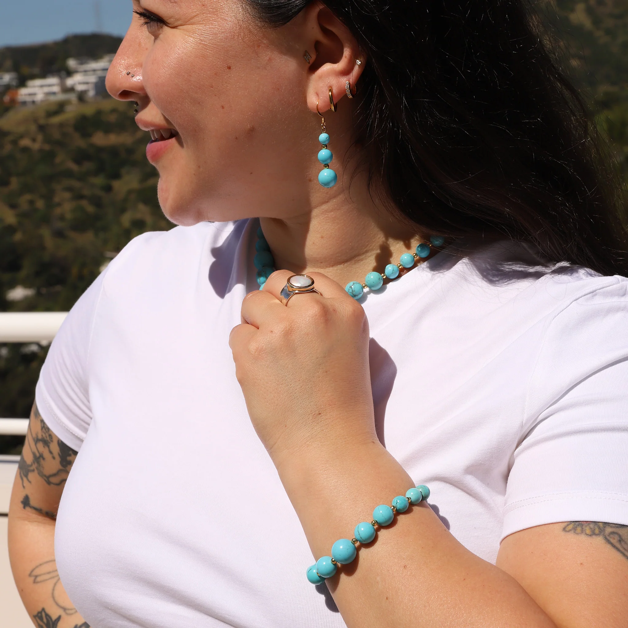 Graduated Turquoise Choker Necklace - Image 3
