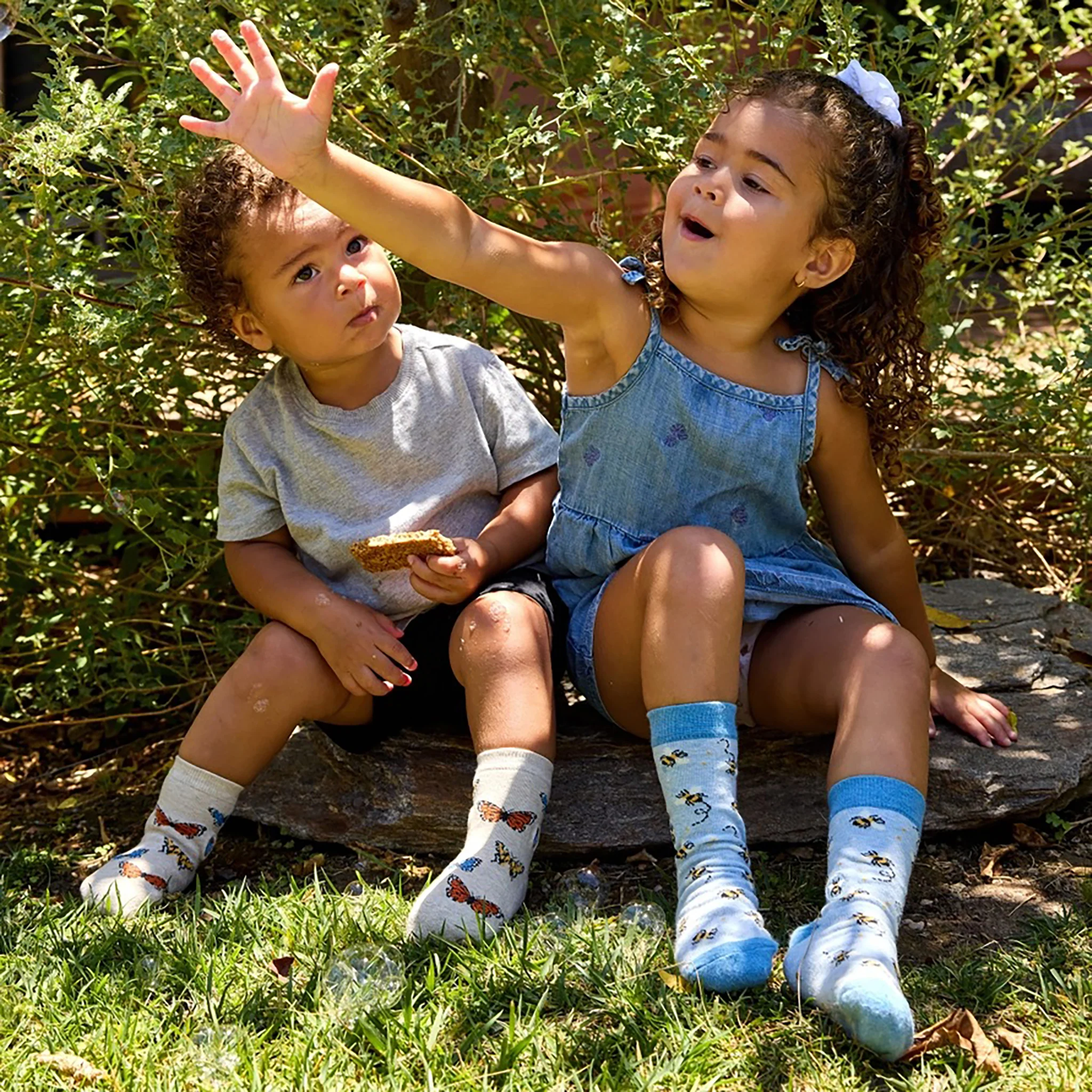 Kids Socks That Protect Bees - Image 3